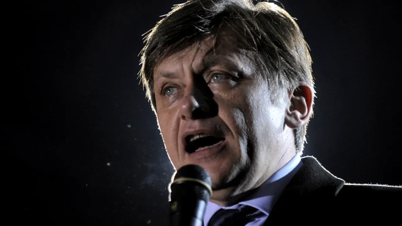 Antonescu: Merităm altceva decât un tiran ca Băsescu şi un mincinos laş ca Geoană