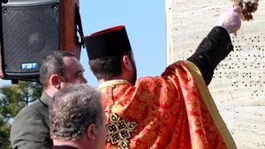 PNL: Salarizarea preoţilor echivalentă cu a profesorilor