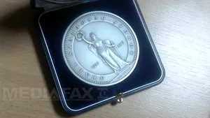 UDMR va acorda unor personalităţi 300 de medalii jubiliare cu Statuia Libertăţii din Arad - FOTO