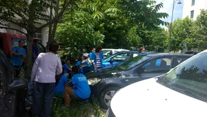 VIDEO. Alertă cu bombă la Tribunalul Bucureşti. Clădirea a fost evacuată, iar spaţiul e verificat de pirotehnişti. Trafic deviat