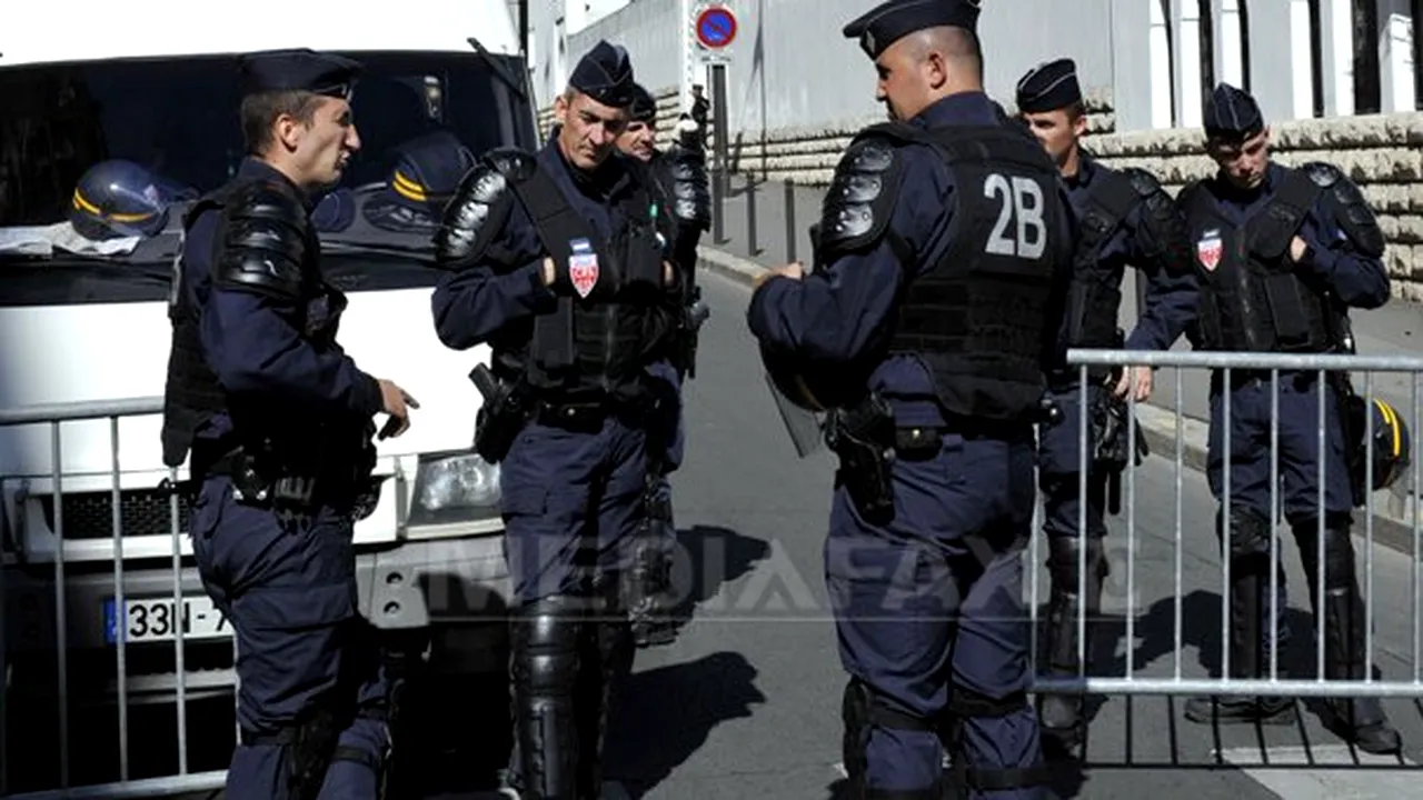 Extremişti de dreapta ocupă şantierul unei moschei la Poitiers, în centrul Franţei