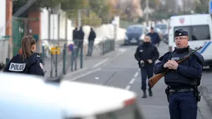Autorul atacului de la Toulouse purta o cameră de luat vederi la gât - martor ocular