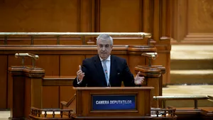 Călin Popescu-Tăriceanu sesizează CCR, acuzând existenţa unui conflict Guvern - DNA după ancheta privind Ordonanţa 13