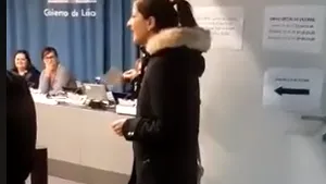 VIDEO | Moment emoţionant la o secţie de vot din Spania. O româncă din Slatina a cântat „Acasă-i România”