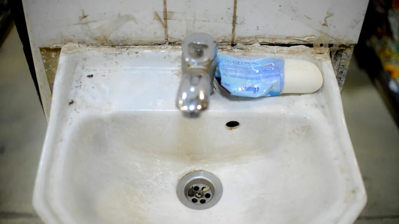 Trei metode simple de a menține scurgerile din casă impecabile fără să chemi un instalator