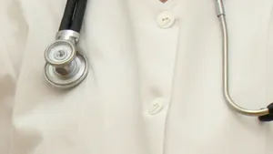 Şeful Secţiei Cardiologie de la SJ Slatina, acuzat că umblă cu pistolul prin spital