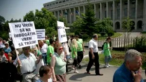Romanian Unionists Rally At Govt HQ Again, Demanding Min Wage Hike At RON600