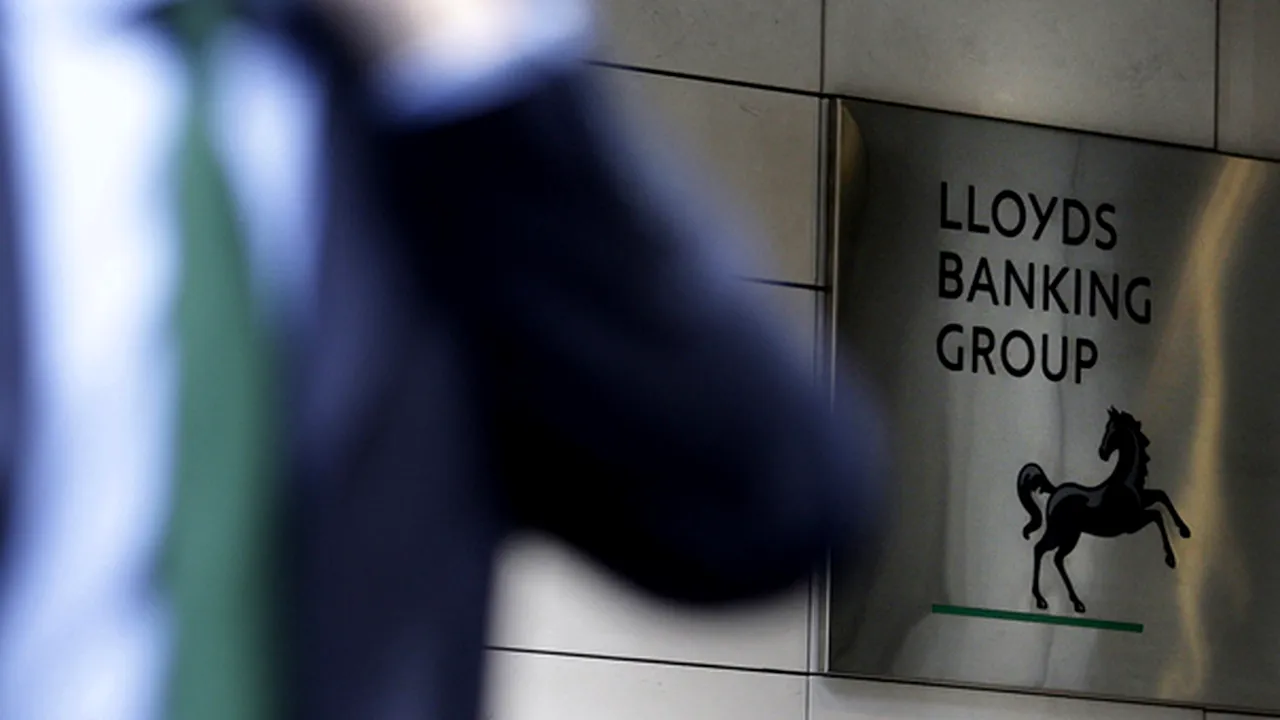Banca britanică Lloyds va desfiinţa 5.000 de posturi până la sfârşitul lui 2010