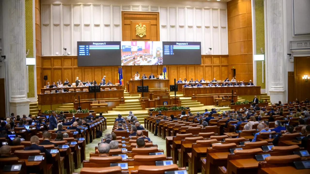Un Pol suveranist s-a constituit în Parlamentul României. Cine face parte, cine a refuzat