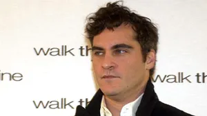 Joaquin Phoenix a agresat un spectator (Video)