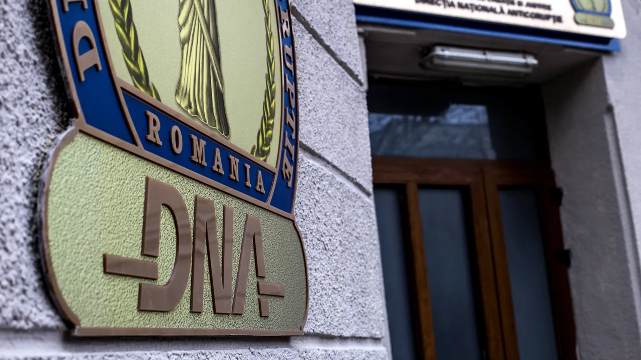 DNA îl trimite în judecată pe omul de afaceri care a intermediat mita în dosarul licenţelor IT