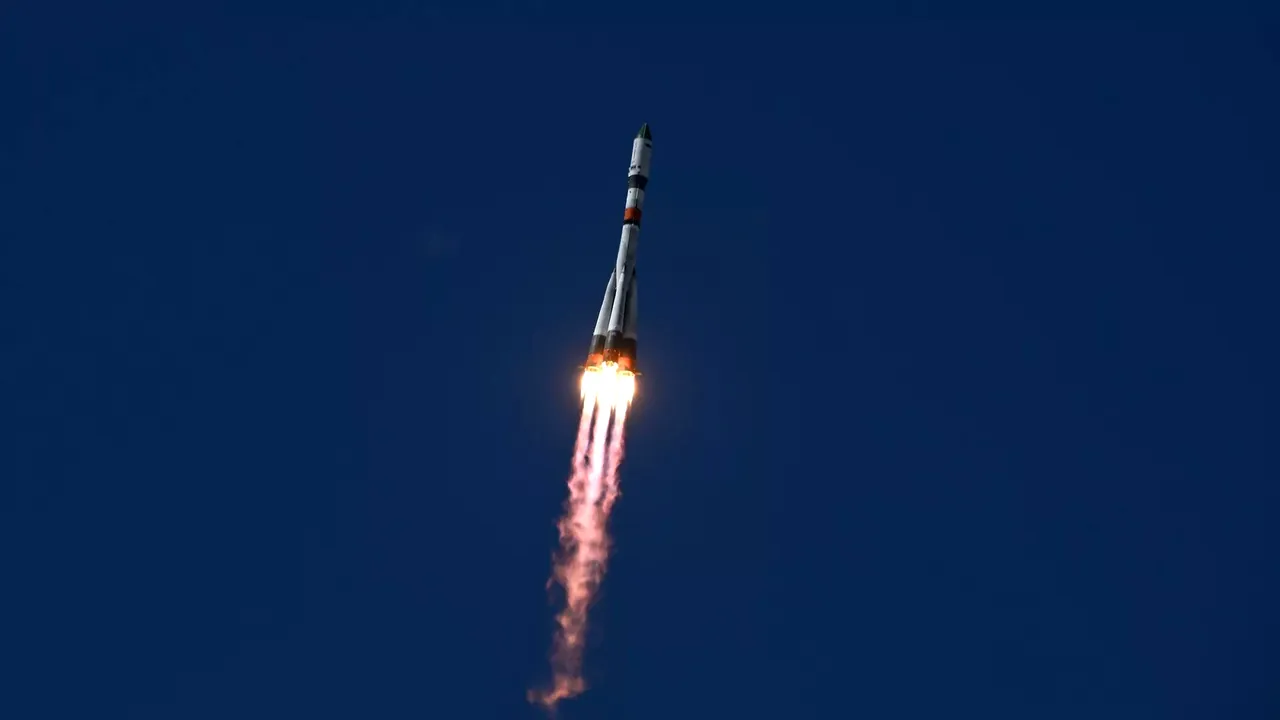 Rusia lansează în spaţiu un satelit iranian. Occidentul este îngrijorat