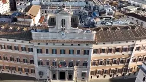 UE acuză guvernul Italiei că a intervenit abuziv într-o preluare bancară