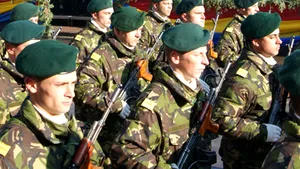 Militarii în activitate ar putea fi obligaţi să participe la misiuni în teatre
