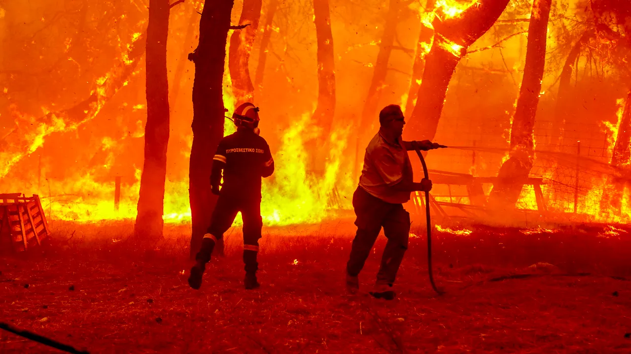MAE recomandă românilor de pe Insula Thassos să evite deplasările în zona afectată de incendiu 