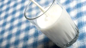 O nouă alertă alimentară: LAPTE cu aflatoxină, RETRAS de pe piaţă. Substanţa are efect cancerigen