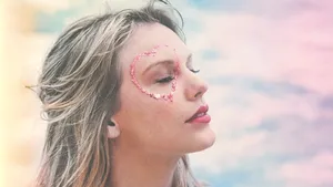 SMART RADIO. Taylor Swift se plânge că nu mai are voie să cânte vechile hituri la Premiile Muzicale Americane