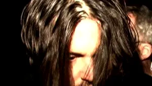 Johnny Depp şi-a făcut de cap într-un bar din New York - VIDEO