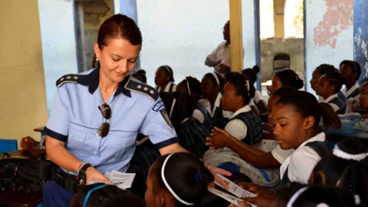 O româncă a primit premiul pentru cea mai bună poliţistă din lume, pentru misiunile din Haiti - FOTO