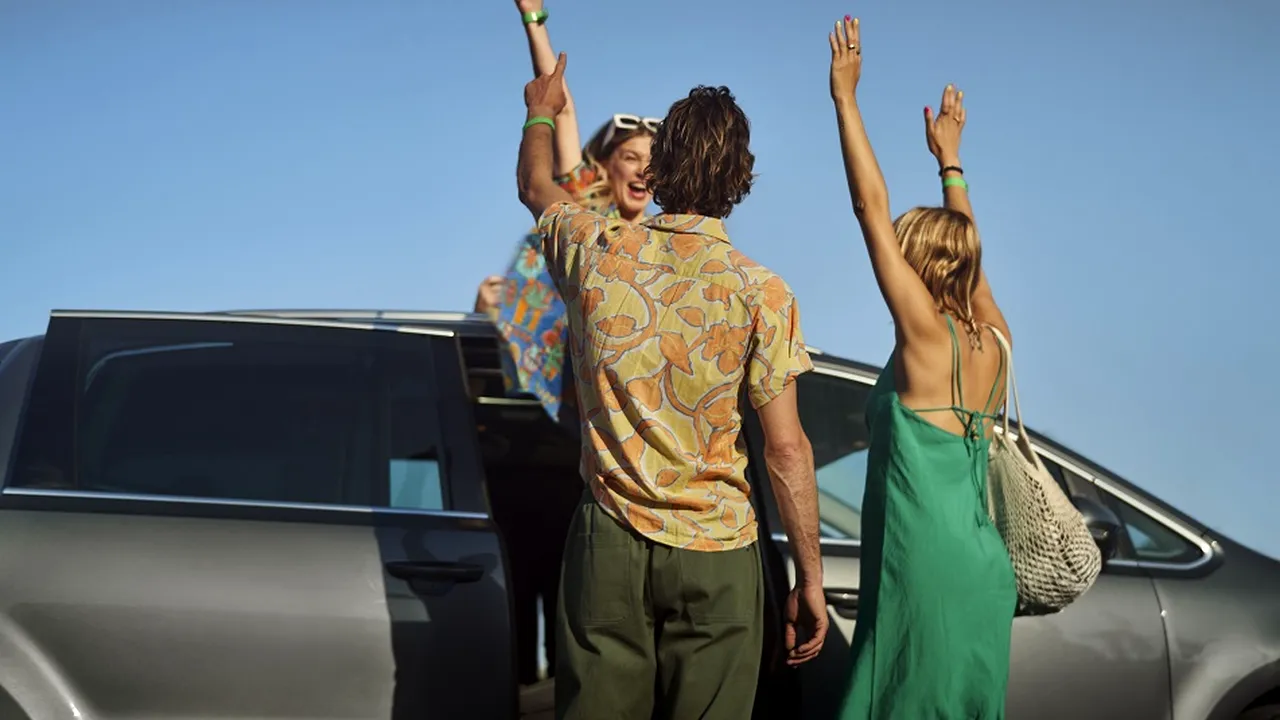 Uber lansează UberXL. Serviciul vine la pachet cu o ediţie specială pentru fanii SAGA Festival 