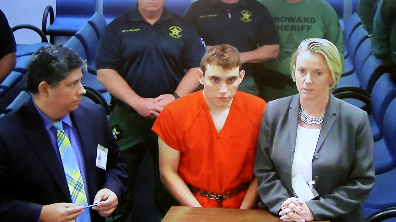 Adolescentul de 19 ani a mărturisit autorităţilor că el este autorul atacului de la liceul din Florida