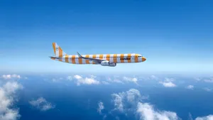 FOTO O companie aeriană ”îndulceşte” aspectul avioanelor sale. Acestea vor avea dungi colorate, potrivite pentru perioada de vară