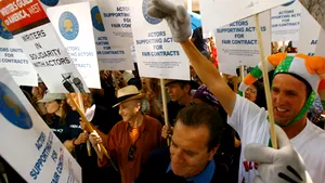 Actorii de la Hollywood vor vota pro sau contra unei noi greve