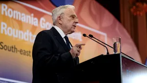 Mugur Isărescu afirmă că adoptarea euro trebuie să devină noul proiect de țară după finalizarea aderării la OCDE