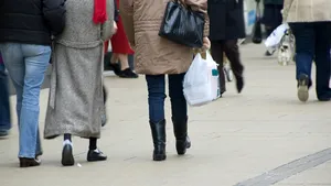 80% dintre români cred că Guvernul a acţionat ineficient împotriva crizei