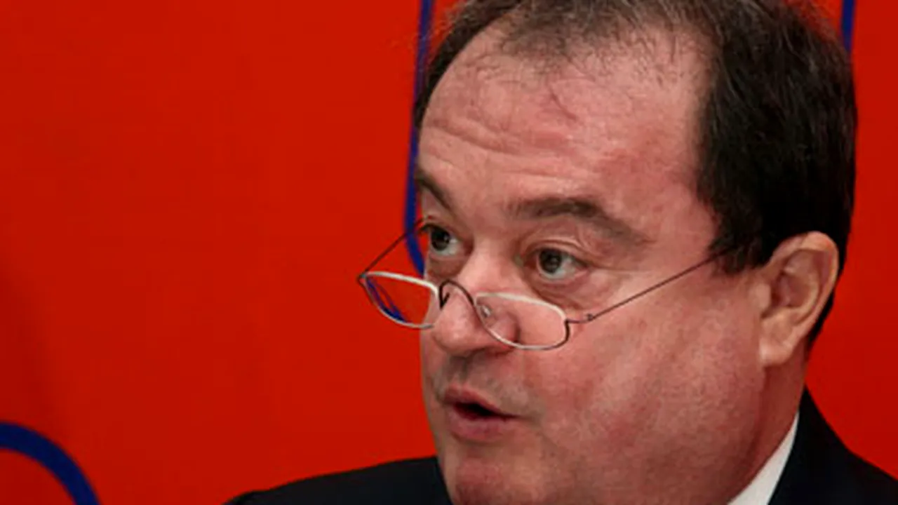 Blaga: Aş vrea să văd cine pleacă din sală când vine Băsescu, pentru că pleacă cu totul