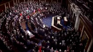 Emmanuel Macron, aplaudat furtunos în Congresul SUA. Preşedintele Franţei şi-a exprimat speranţa că Statele Unite se vor alătura din nou Acordului climatic Paris | FOTO, VIDEO