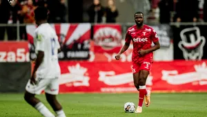 Ibrahima Conte, de la UTA Arad, suspendat trei etape după eliminarea din meciul cu FC Botoşani