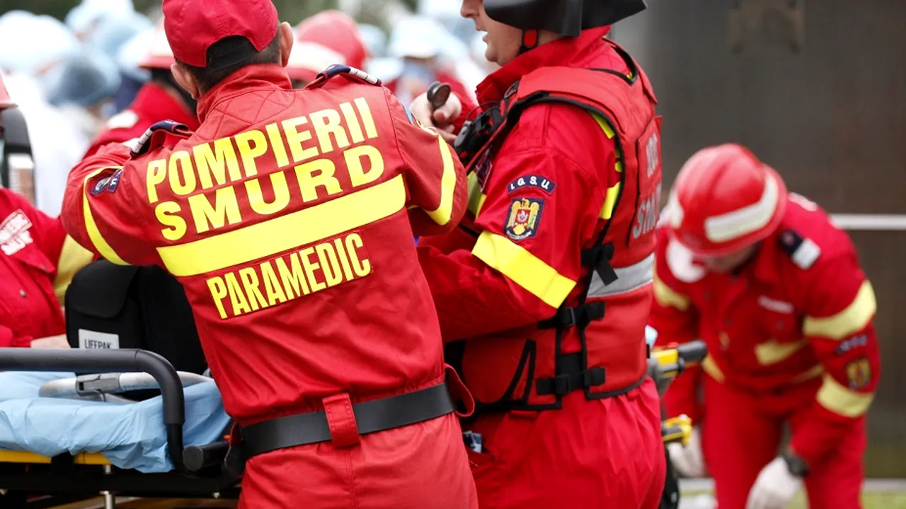 Accident de muncă: Muncitor în stare gravă după ce s-a electrocutat pe un stâlp de curent