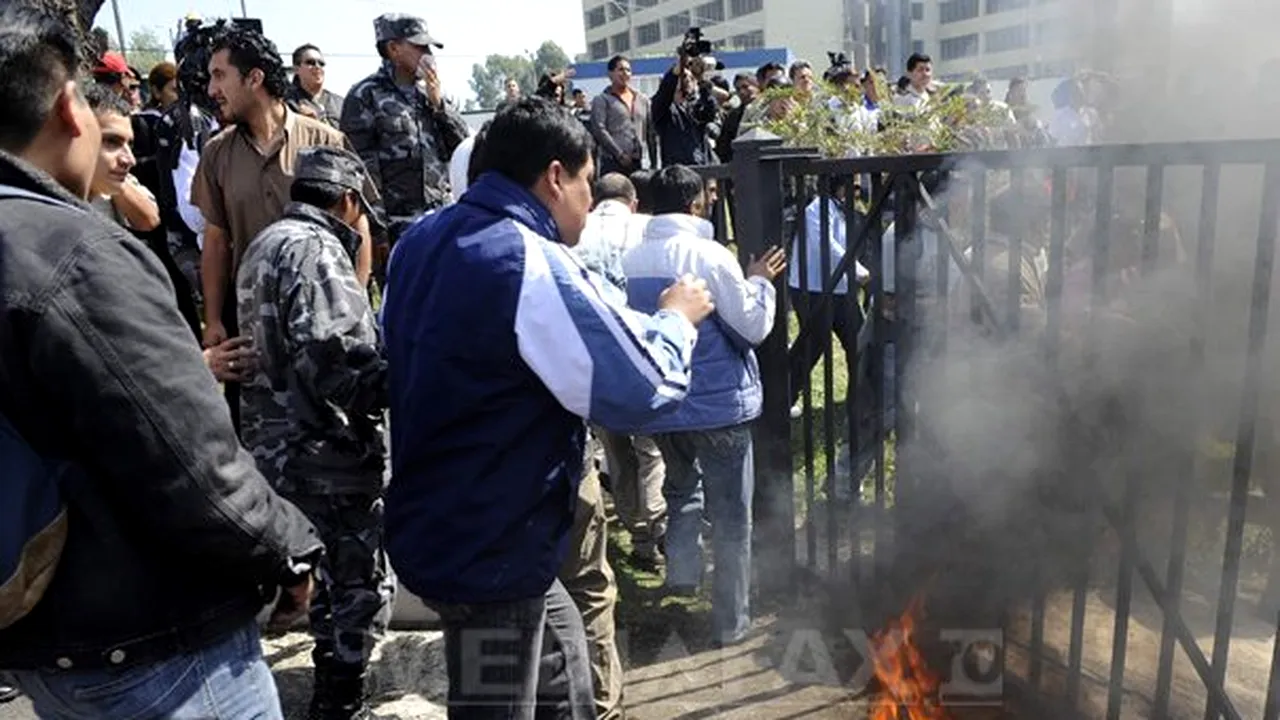 Lovitură de stat în Ecuador. Poliţiştii au preluat controlul Congresului - FOTO, VIDEO