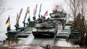 Bolojan: România ar putea deveni un hub pentru tranzitarea armatelor UE către Ucraina - Bolojan