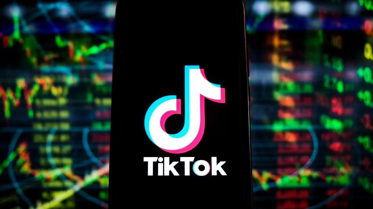 TikTok a fost cel mai popular website în 2021, depăşind până şi Google