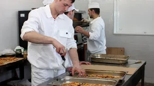 Băsescu: România a pierdut 10 ani în pregătirea tinerilor, prin desfiinţarea liceelor profesionale