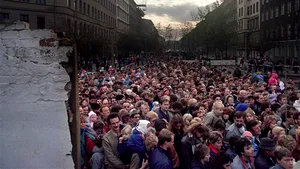 MEDIAFAX ZOOM: Căderea blocului comunist - GALERIE FOTO