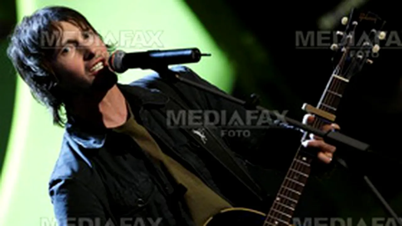 James Blunt şi-a scos sora la licitaţie pe internet