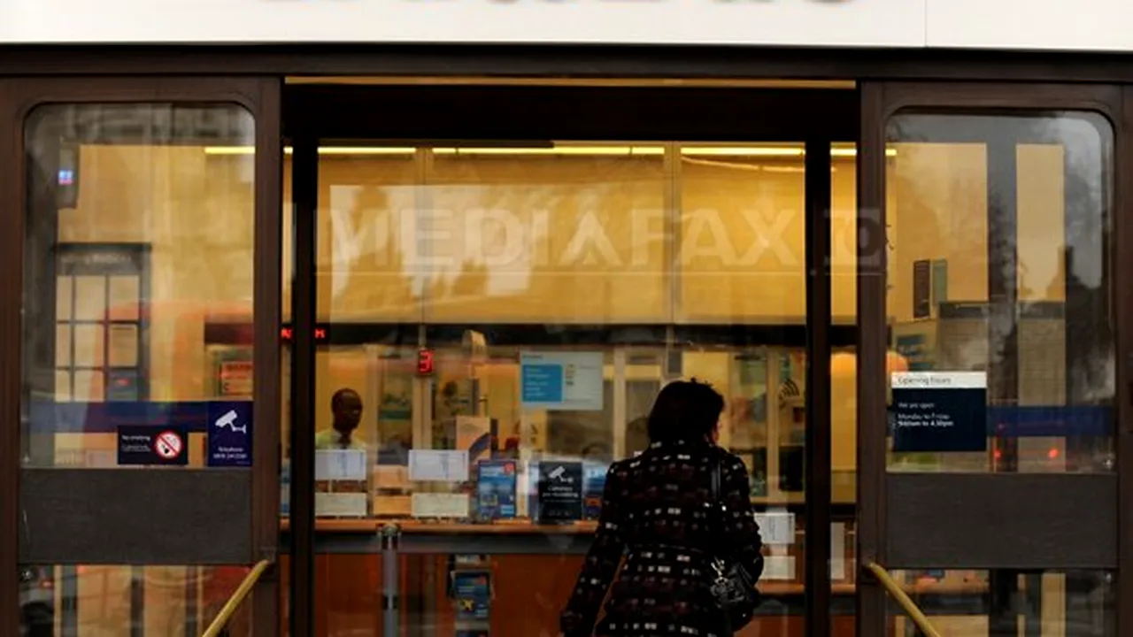 Banca britanică Barclays va desfiinţa peste 30.000 de posturi în doi ani