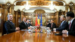Iohannis a primit la Cotroceni un reprezentant al Republicii Populare Chineze. Vizita, după un dineu la care au participat Dragnea şi Dăncilă