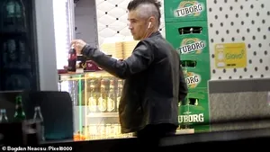 Fiica lui Johnny Depp, Lily-Rose, surprinsă îmbrăţişându-se cu Colin Farrell, în timpul filmărilor în Bucureşti