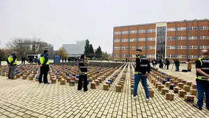 Poliţiştii din Spania au găsit 7,5 tone de cocaină, ascunse în ton congelat