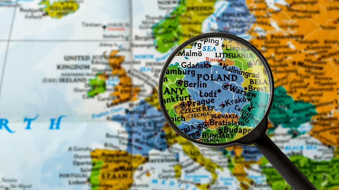Vicepreşedinte al Comisiei Europene: Polonia ar trebui să nu mai trateze UE ca pe o „maşină de produs bani”/ Katainen: Declanşarea articolului 7 nu a avut impact asupra Varşoviei