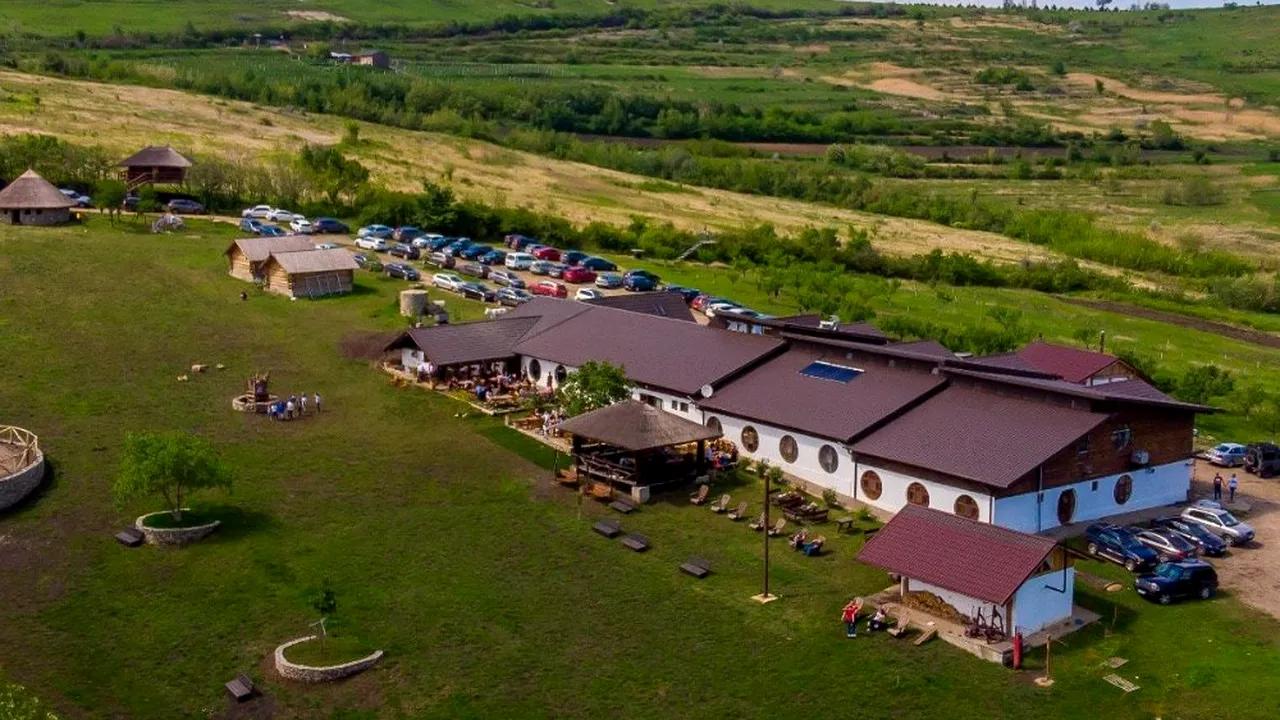 Ministerul Economiei: Ferma Dacilor a vrut 3 stele; a funcţionat fără autorizaţie până a fost amendată, apoi a cerut 1 stea