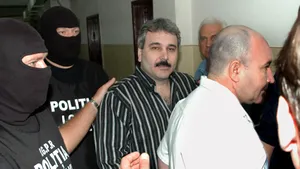 Angajaţii unui restaurant, bătuţi ca să distreze Clanul Cămătaru