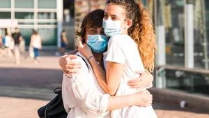 Măsură inedită: Belgia permite fiecărei persoane să aibă un „amic de alint” sau de „îmbrăţişări” în lockdown