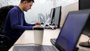 Înşelăciuni de sezon. Ce se ascundea în spatele unui anunţ cu o pensiune închiriată de Revelion pentru 7.000 de lei