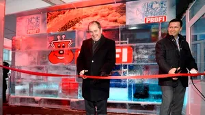 Cum arată primul magazin din gheaţă din România - FOTO