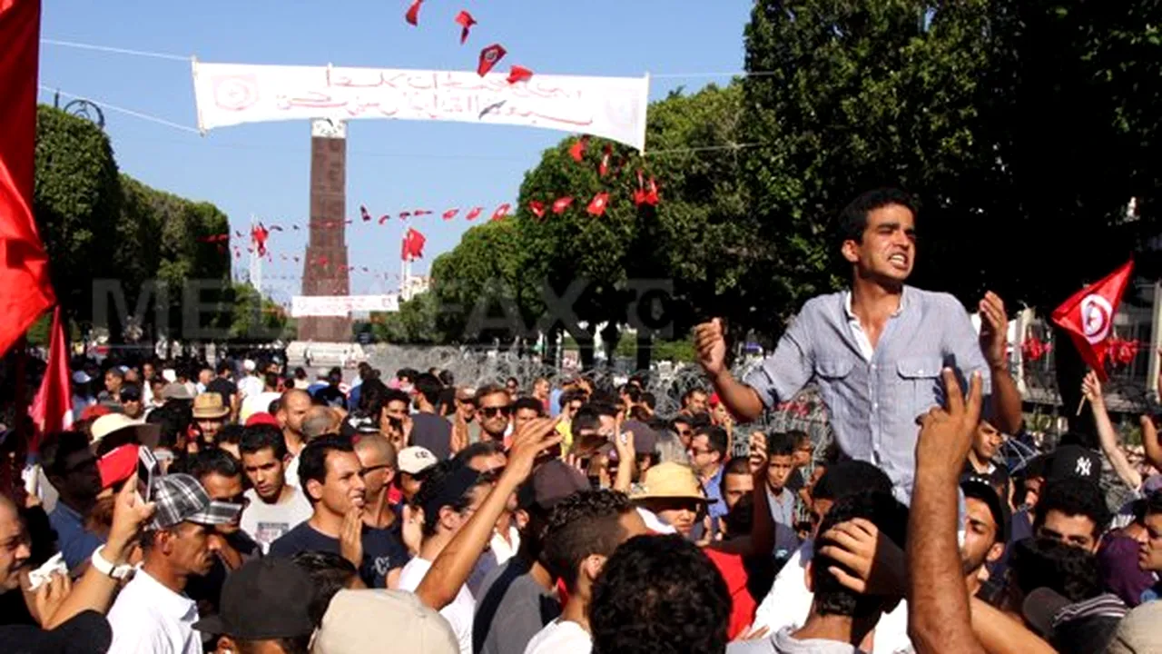 PROTESTE în TUNISIA: Manifestanţii cer demisia Guvernului tunisian